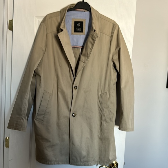 Bugatti raincoat, jacket in excellent condition. Bust 24” length 37” - Picture 2 of 12